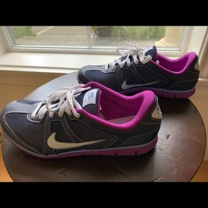 Nike casual shoe size 7.5
